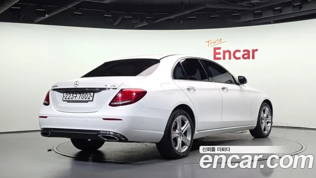 Mercedes-Benz E-Класс 2017 thumb 2