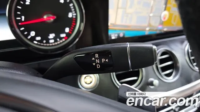 Mercedes-Benz E-Класс 2017 thumb 9