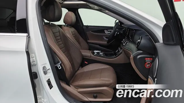 Mercedes-Benz E-Класс 2017 thumb 11