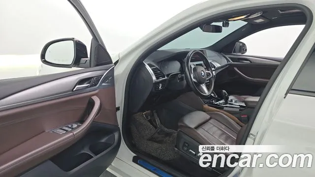 BMW X4 2020 thumb 10