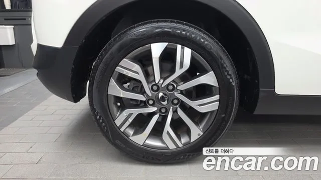 KG_Mobility_Ssangyong TIBOLI 2018 thumb 5