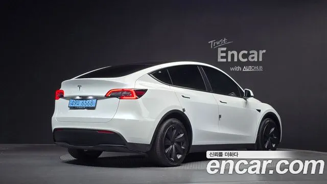 Tesla Model Y 2022 thumb 2