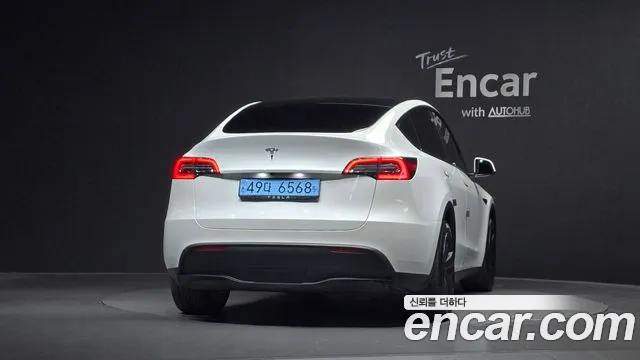 Tesla Model Y 2022 thumb 4