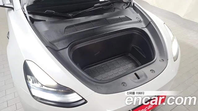 Tesla Model Y 2022 thumb 6