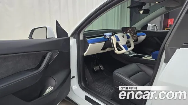 Tesla Model Y 2022 thumb 10