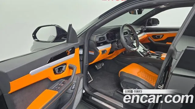 Lamborghini Urus 2022 thumb 10