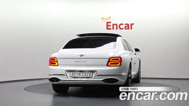 Bentley Flying Spur 2023 thumb 4