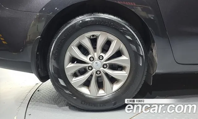 Kia Carnival 2018 thumb 4