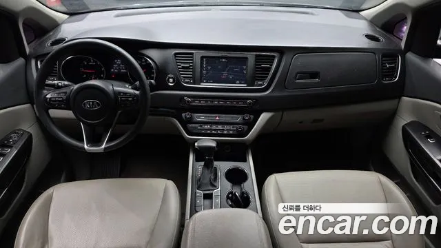 Kia Carnival 2018 thumb 6