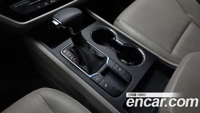 Kia Carnival 2018 thumb 8