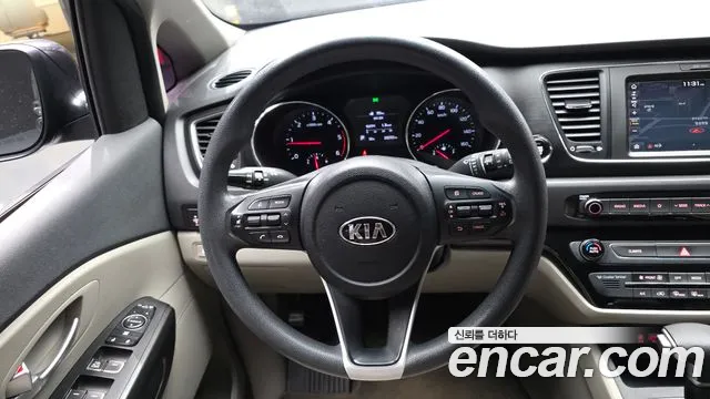 Kia Carnival 2018 thumb 12