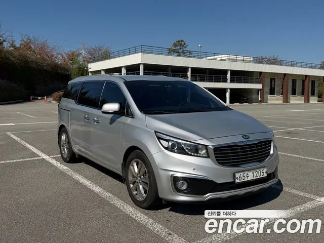 Kia Carnival 2017 thumb 2