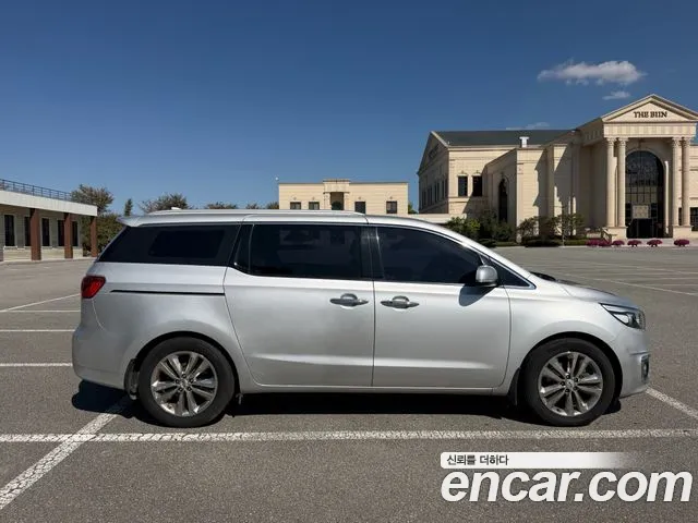 Kia Carnival 2017 thumb 7