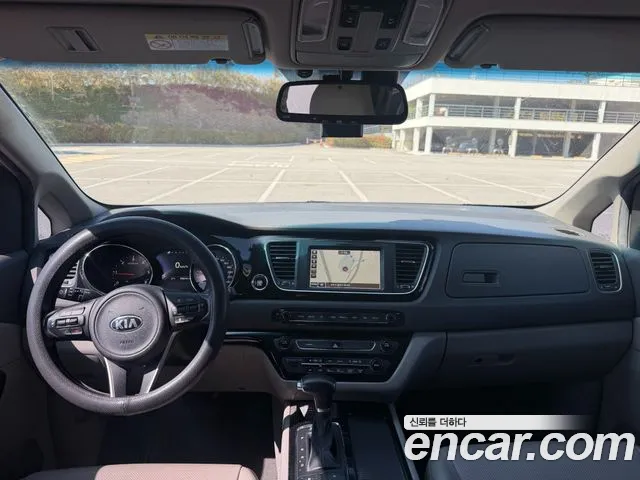 Kia Carnival 2017 thumb 9