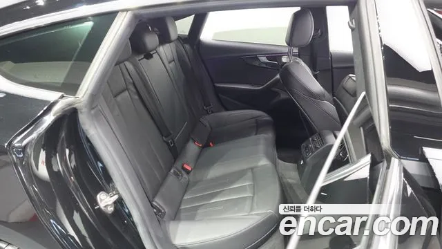 Audi A5 2019 thumb 11