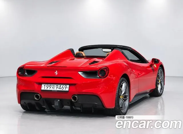 Ferrari 488 2018 thumb 2