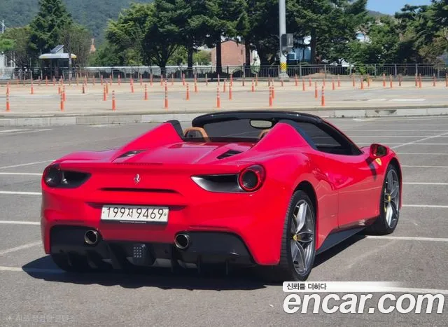 Ferrari 488 2018 thumb 4