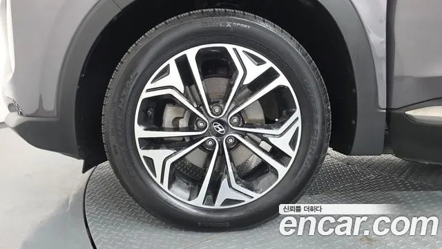 Hyundai Santa Fe 2018 thumb 4