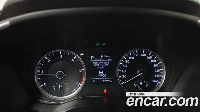 Hyundai Santa Fe 2018 thumb 7