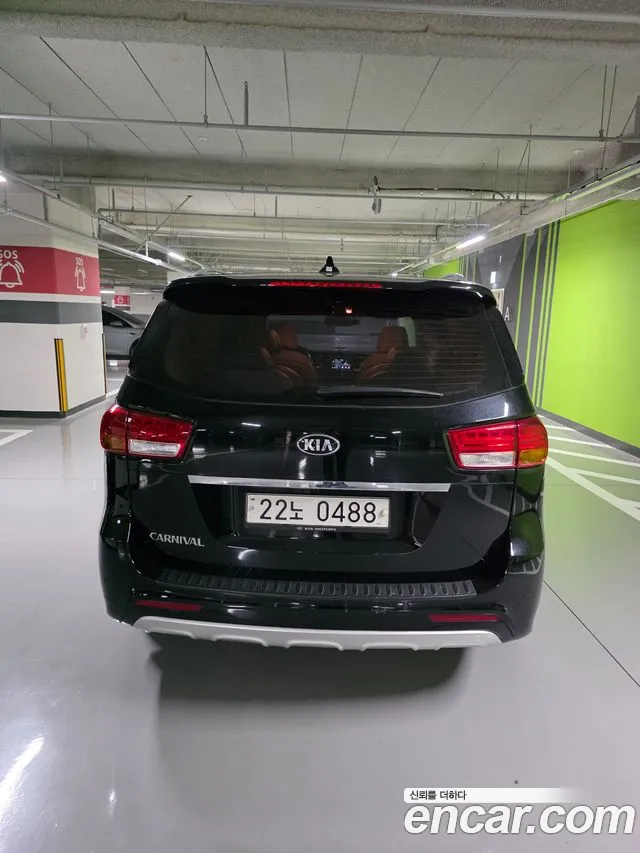 Kia Carnival 2016 thumb 4