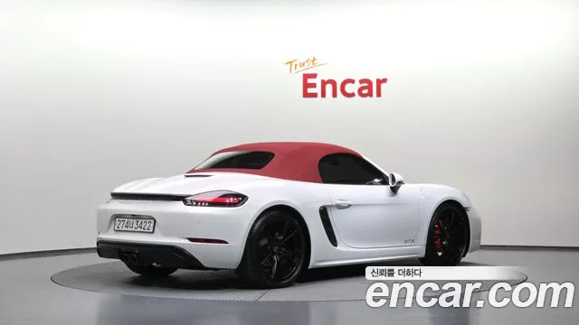 Porsche Cayman 2018 thumb 2