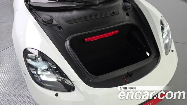 Porsche Cayman 2018 thumb 6