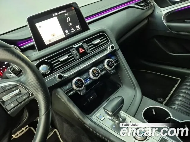 Genesis G70 2020 thumb 10