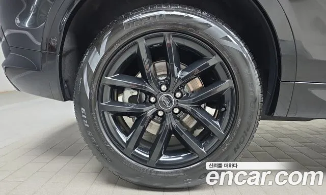 Land Rover Discovery Sport 2025 thumb 4