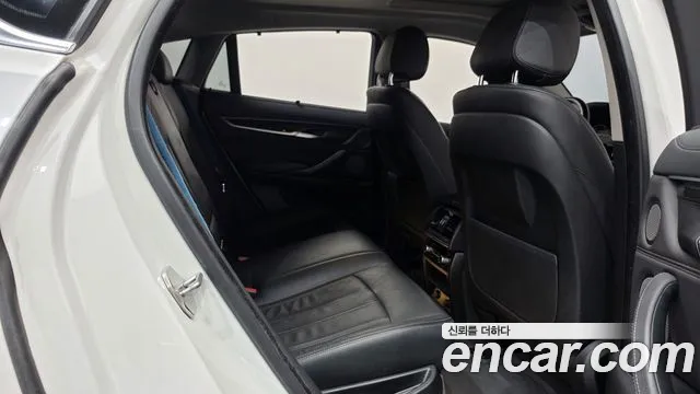 BMW X6 2018 thumb 12