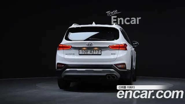 Hyundai Santa Fe 2018 thumb 4