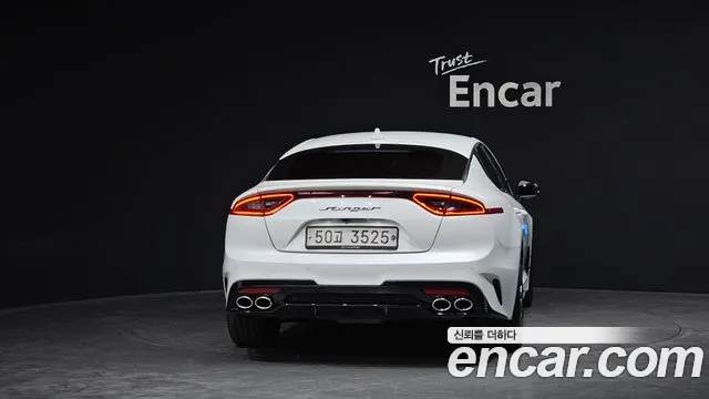 Kia Stinger 2019 thumb 4