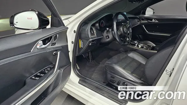 Kia Stinger 2019 thumb 10