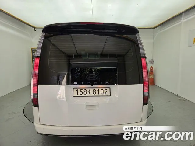 Hyundai Staria 2024 thumb 4