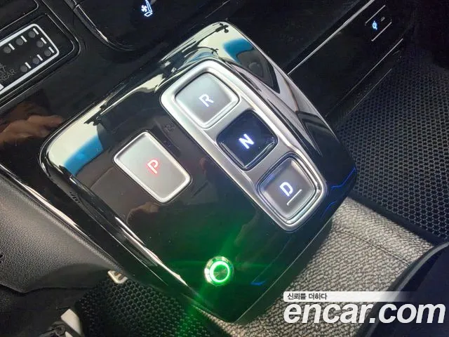 Hyundai Staria 2024 thumb 9