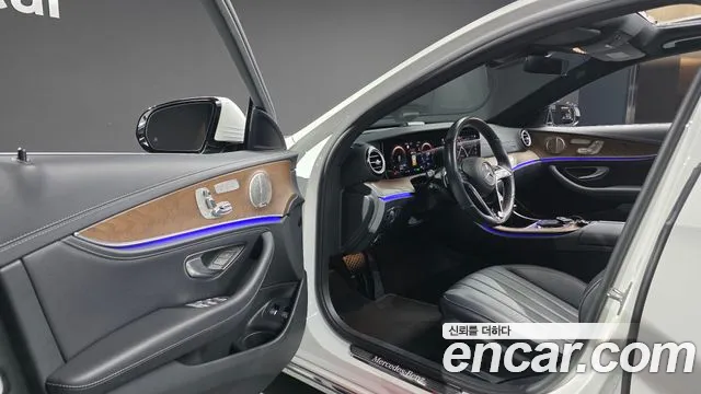 Mercedes-Benz E-Класс 2022 thumb 10