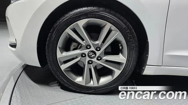 Hyundai Avante 2018 thumb 4
