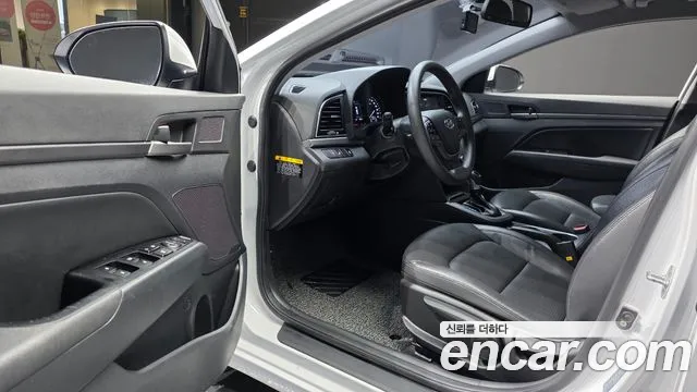 Hyundai Avante 2018 thumb 9