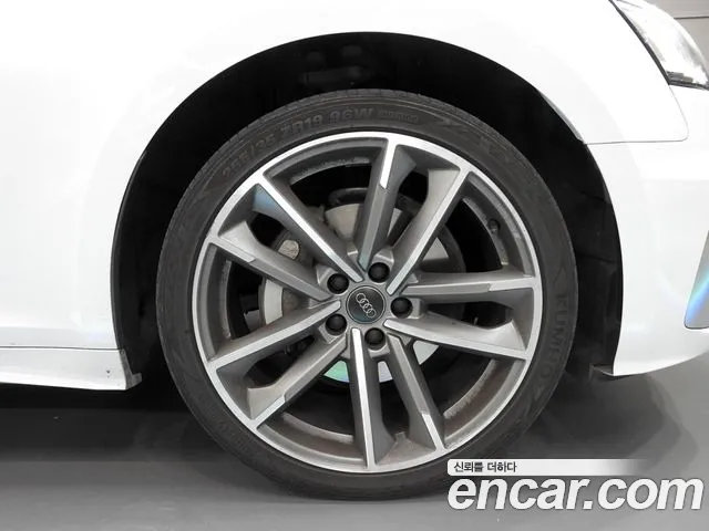Audi A5 2020 thumb 5