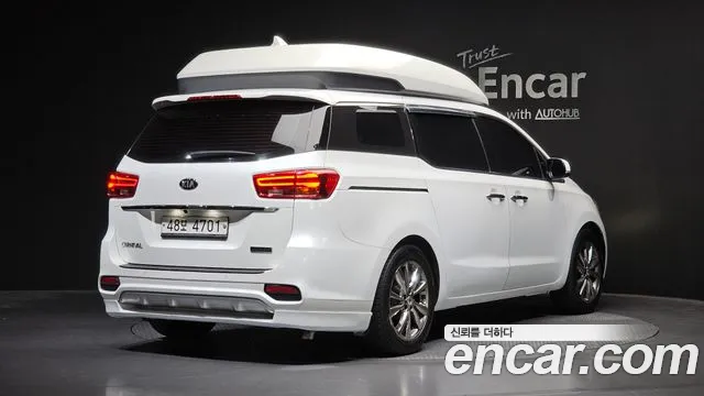 Kia Carnival 2018 thumb 2