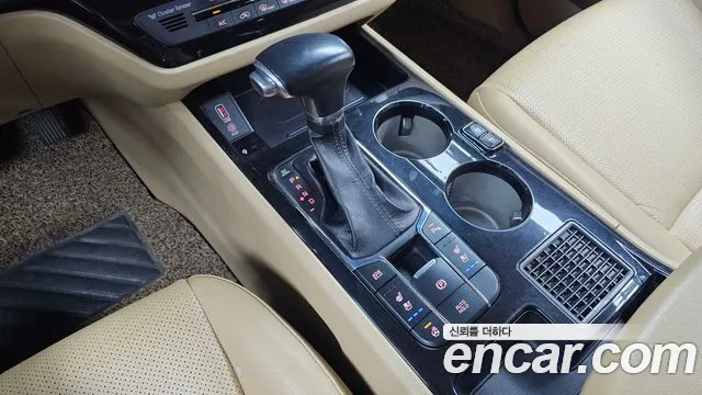 Kia Carnival 2018 thumb 9