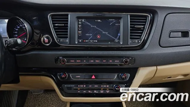 Kia Carnival 2018 thumb 12