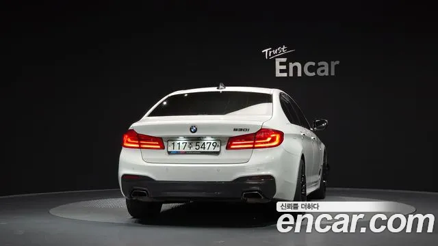 BMW 5-Series 2017 thumb 4