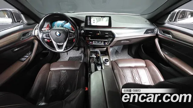 BMW 5-Series 2017 thumb 7