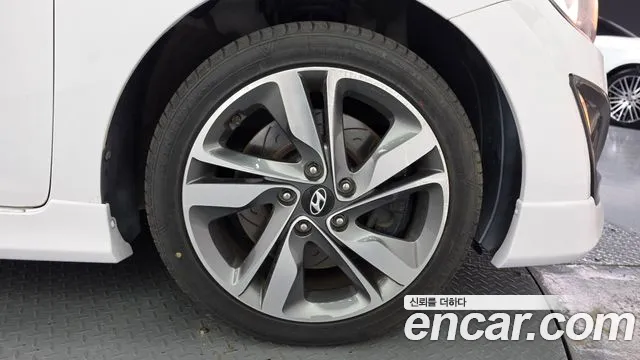 Hyundai Avante 2013 thumb 5
