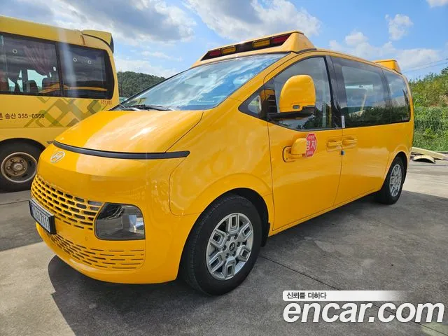 Hyundai Staria 2025 thumb 3