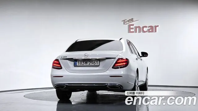 Mercedes-Benz E-Класс 2018 thumb 3