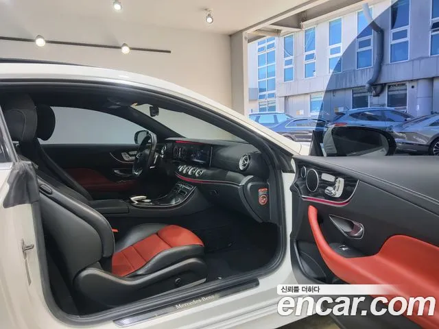 Mercedes-Benz E-Класс 2017 thumb 10