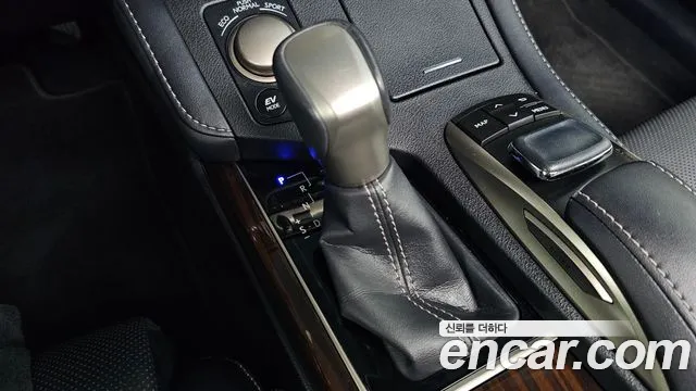 Lexus ES 2016 thumb 8