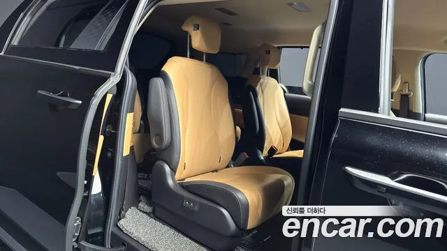 Kia Carnival 2021 thumb 11