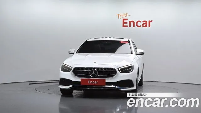 Mercedes-Benz E-Класс 2023 thumb 2